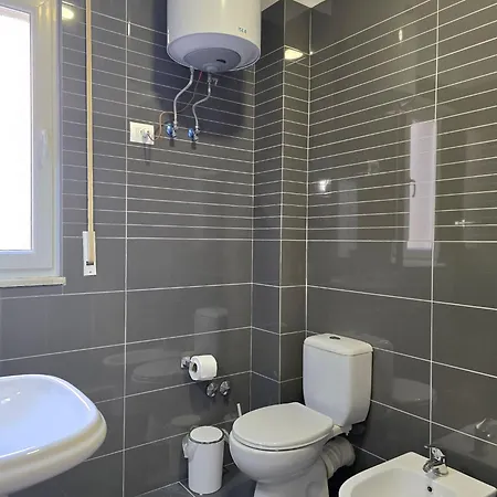 Villa For Six Guests Plazhi San Pietro