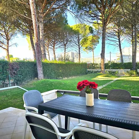 Villa For Six Guests Plazhi San Pietro